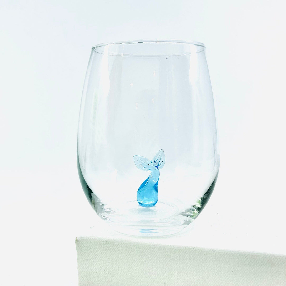 16 oz Large Pour Wine Glass, Whale Tail Decor Chesapeake Bay 