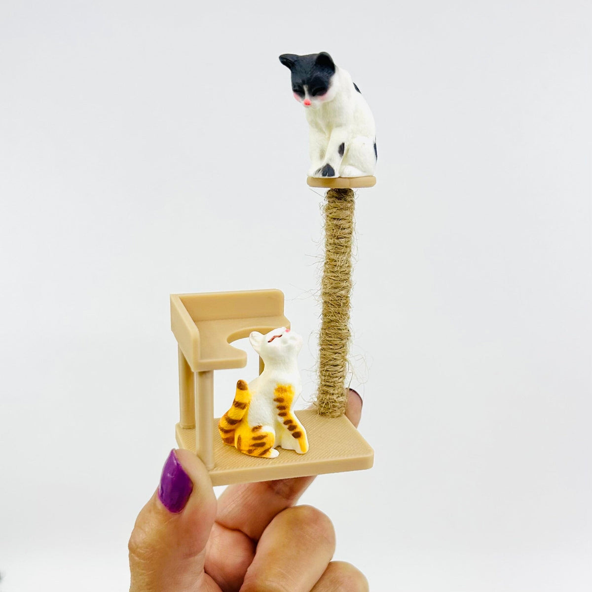Miniature Scratching Post with Kittens Miniature - 