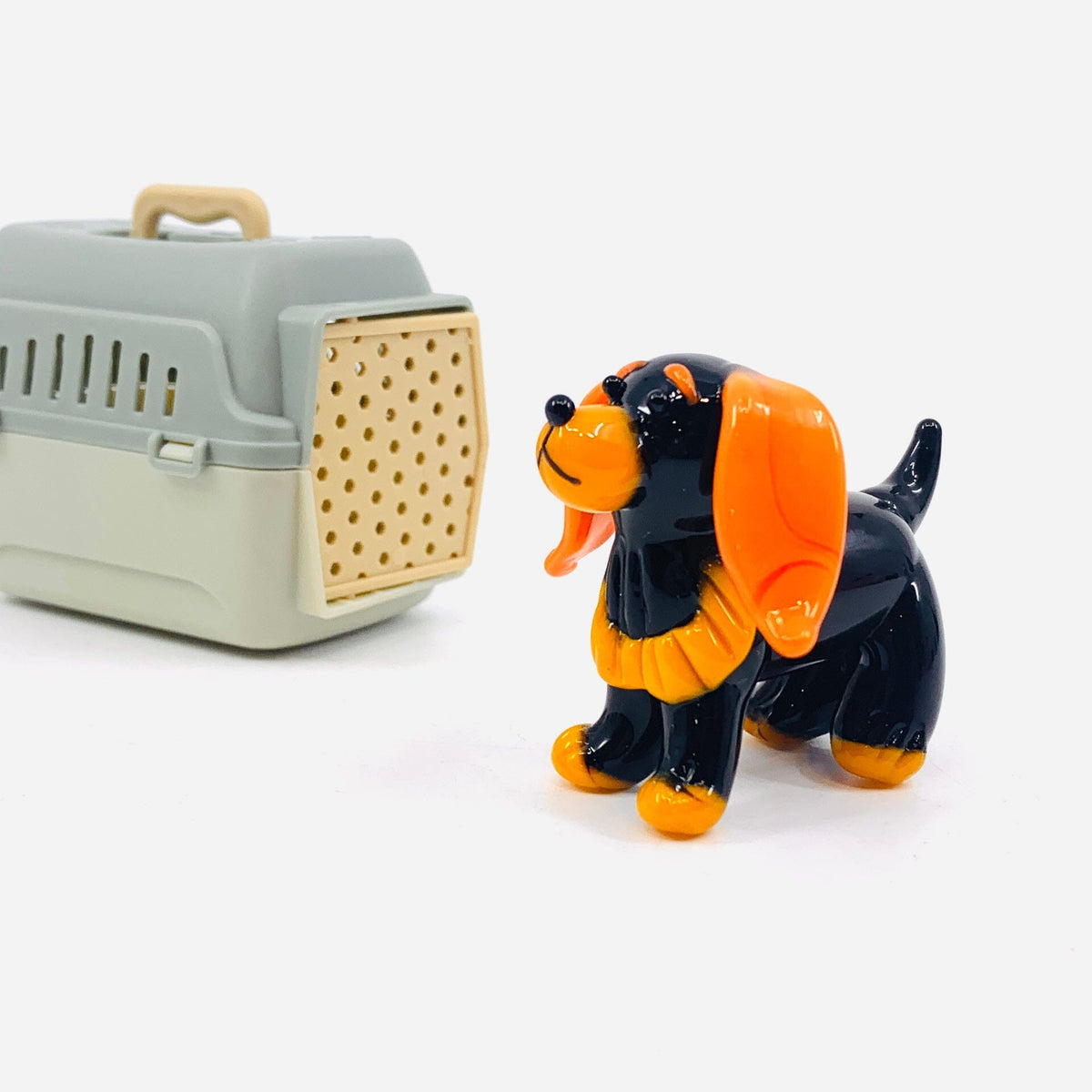 Ziggy, Puppy and Crate Miniature Alex 