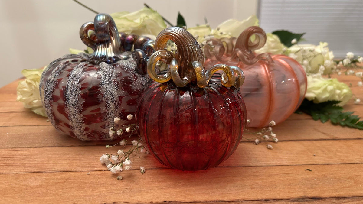 Sugared Snowberry Medium Inspo Luke Adams Glass Blowing Studio 