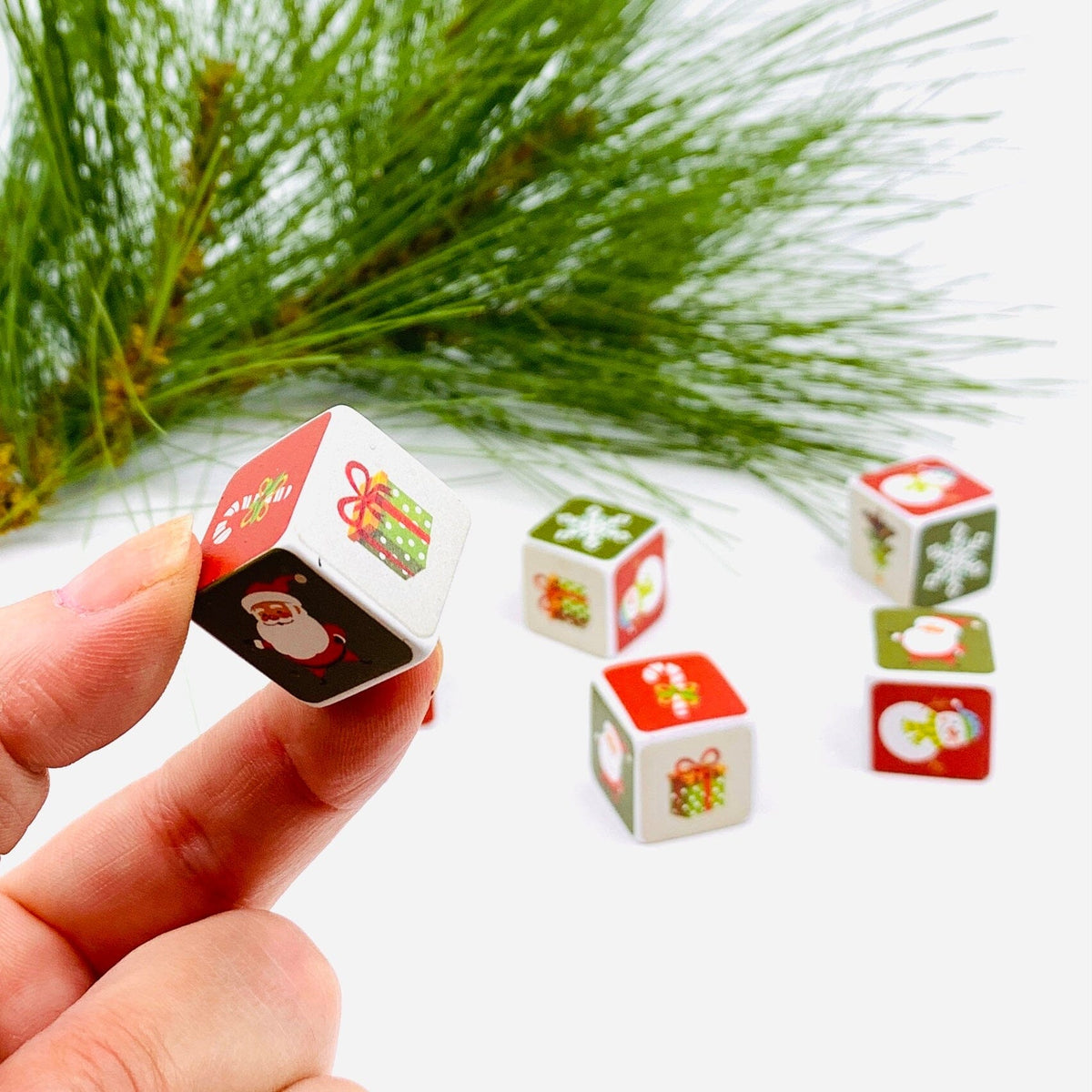 Pass The Presents Pocket Dice Miniature GANZ 