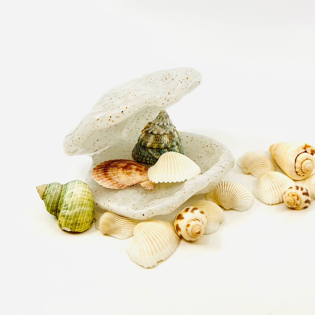 Glass Clam Shell, White with Gold Flecks Decor Beachcombers 