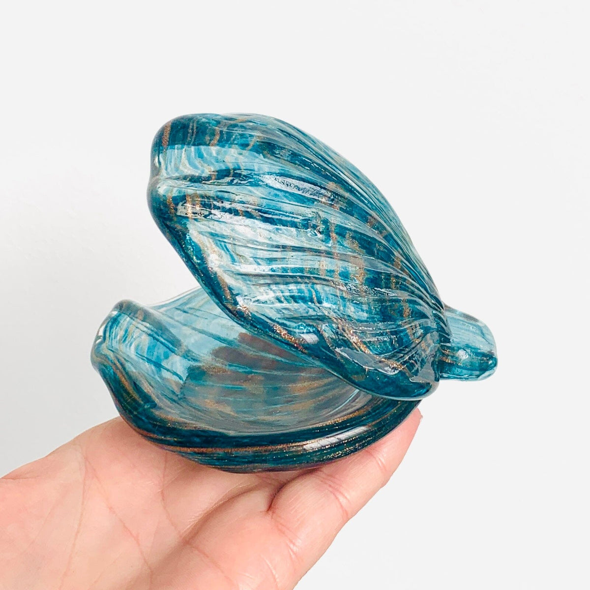Glass Clam Shell, Swirl Decor Beachcombers 