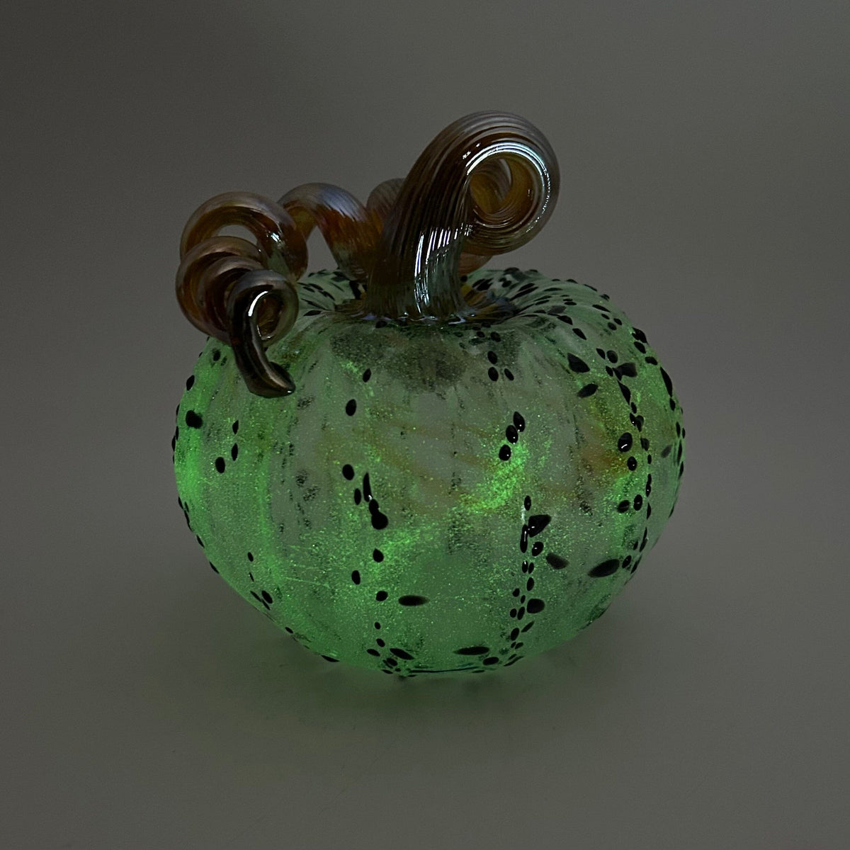 Daily Glow Pumpkin 213 Fall Squat Daily Pumpkin Luke Adams Glass Blowing Studio 