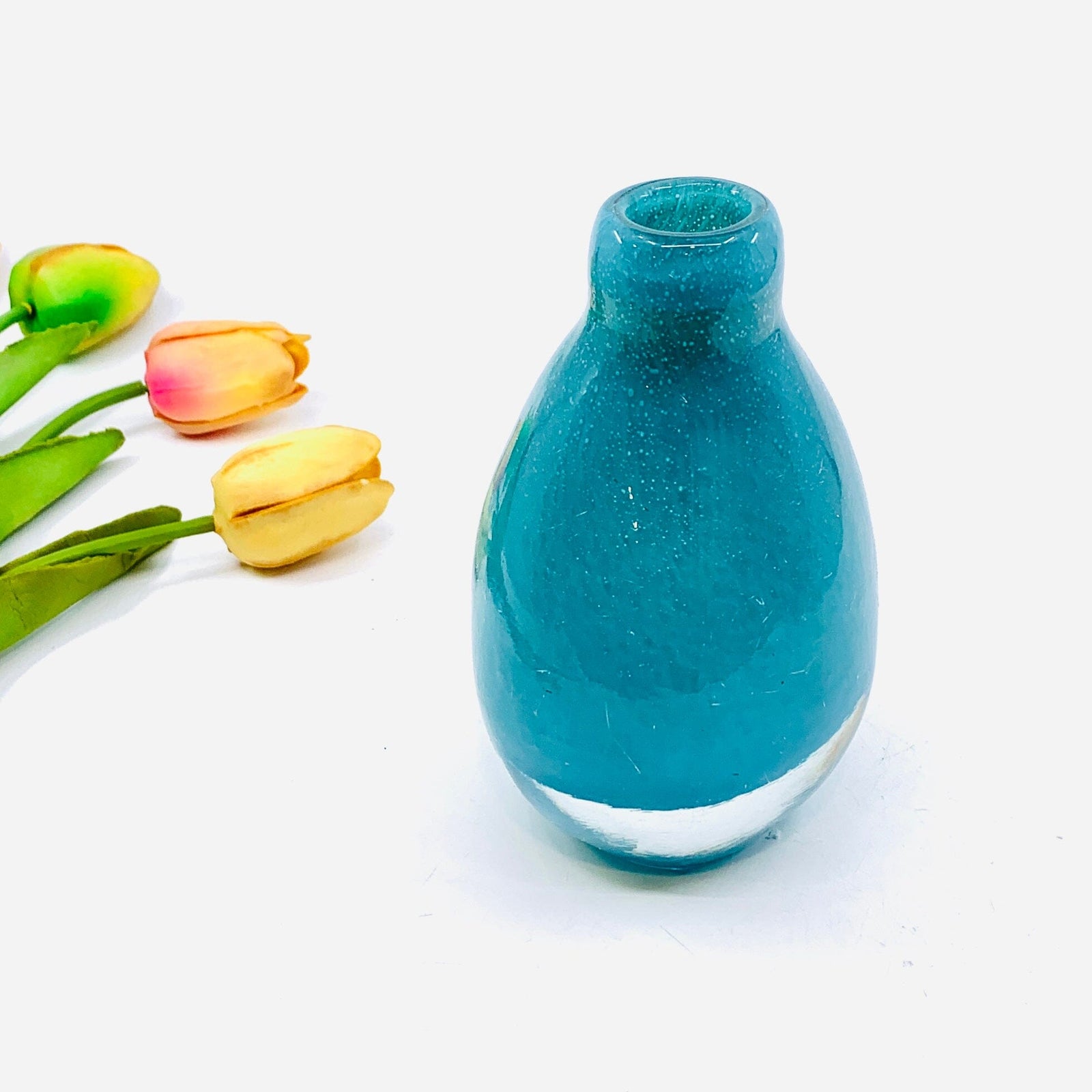 Heavy Glass Bulb Vase - 1 One Hundred 80 Degrees 