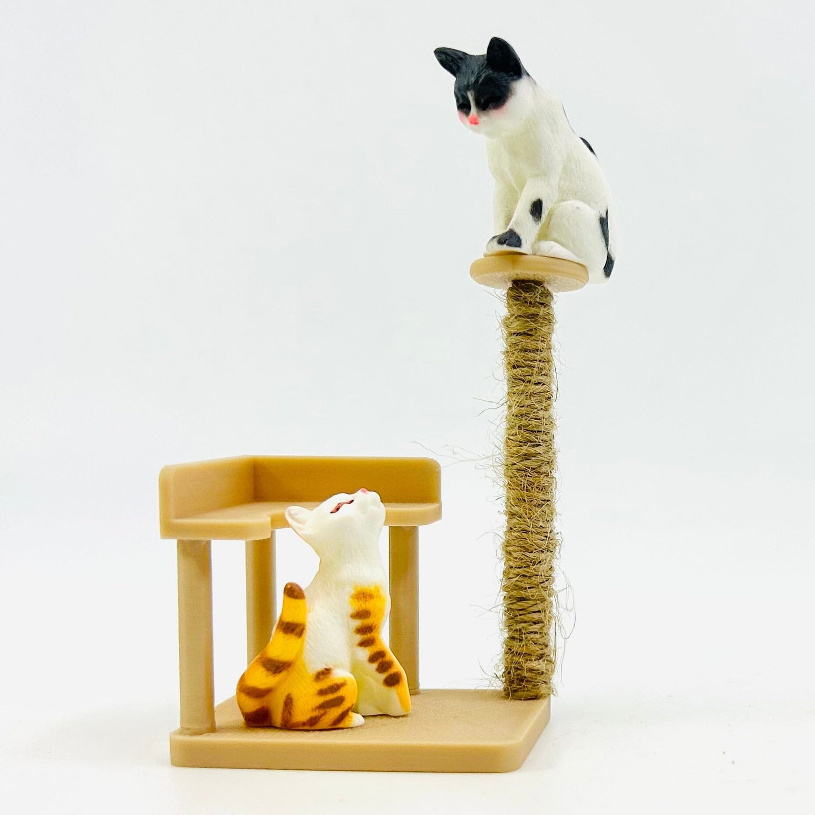Miniature Scratching Post with Kittens Miniature - 