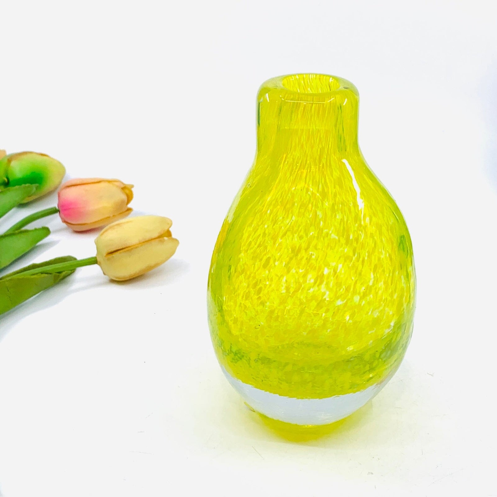 Heavy Glass Bulb Vase - 2 One Hundred 80 Degrees 