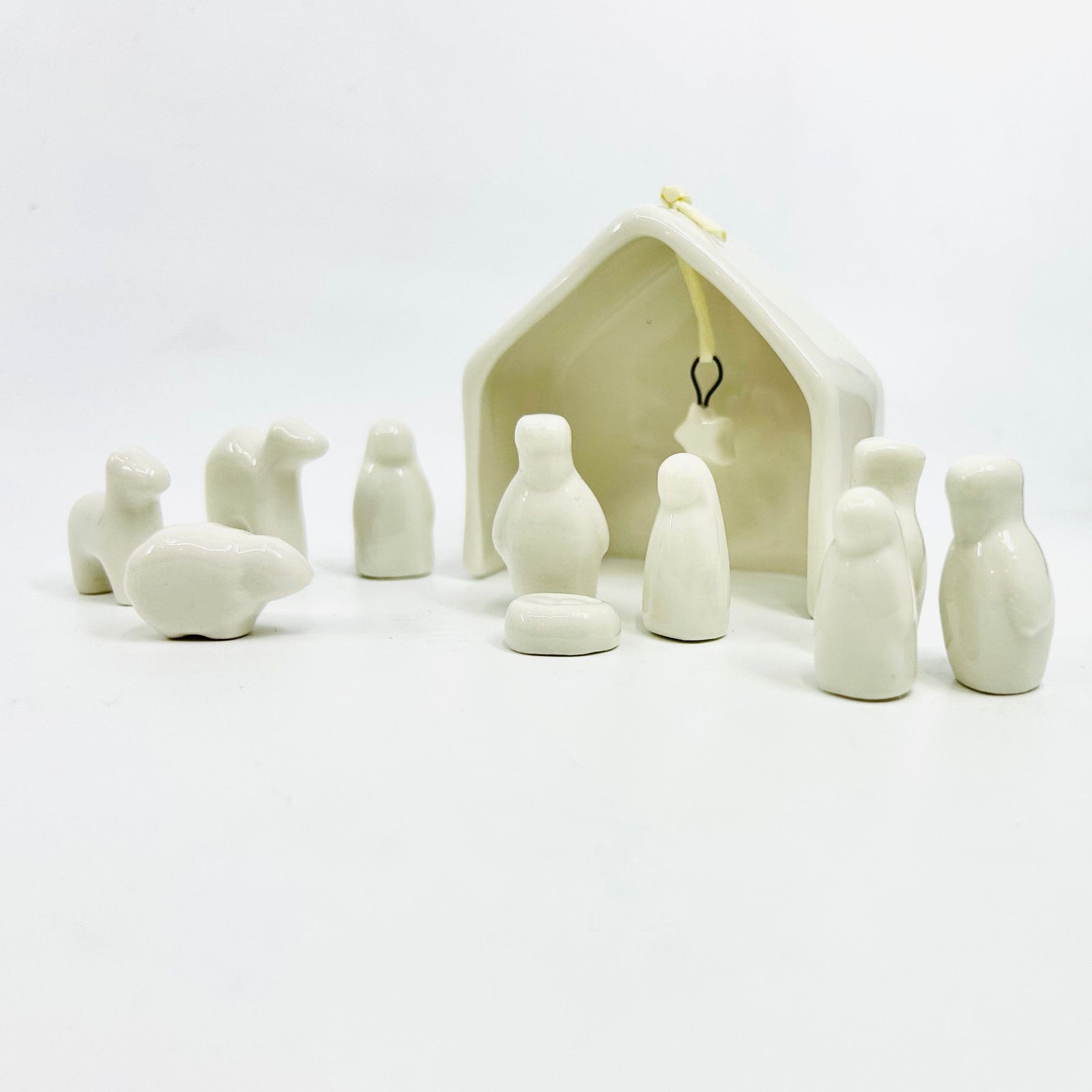Porcelain Nativity Gift Box Decor Two's Company 