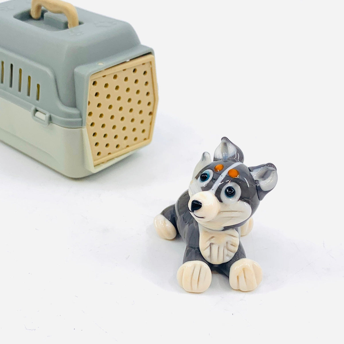 Captain, Puppy and Crate Miniature Alex 