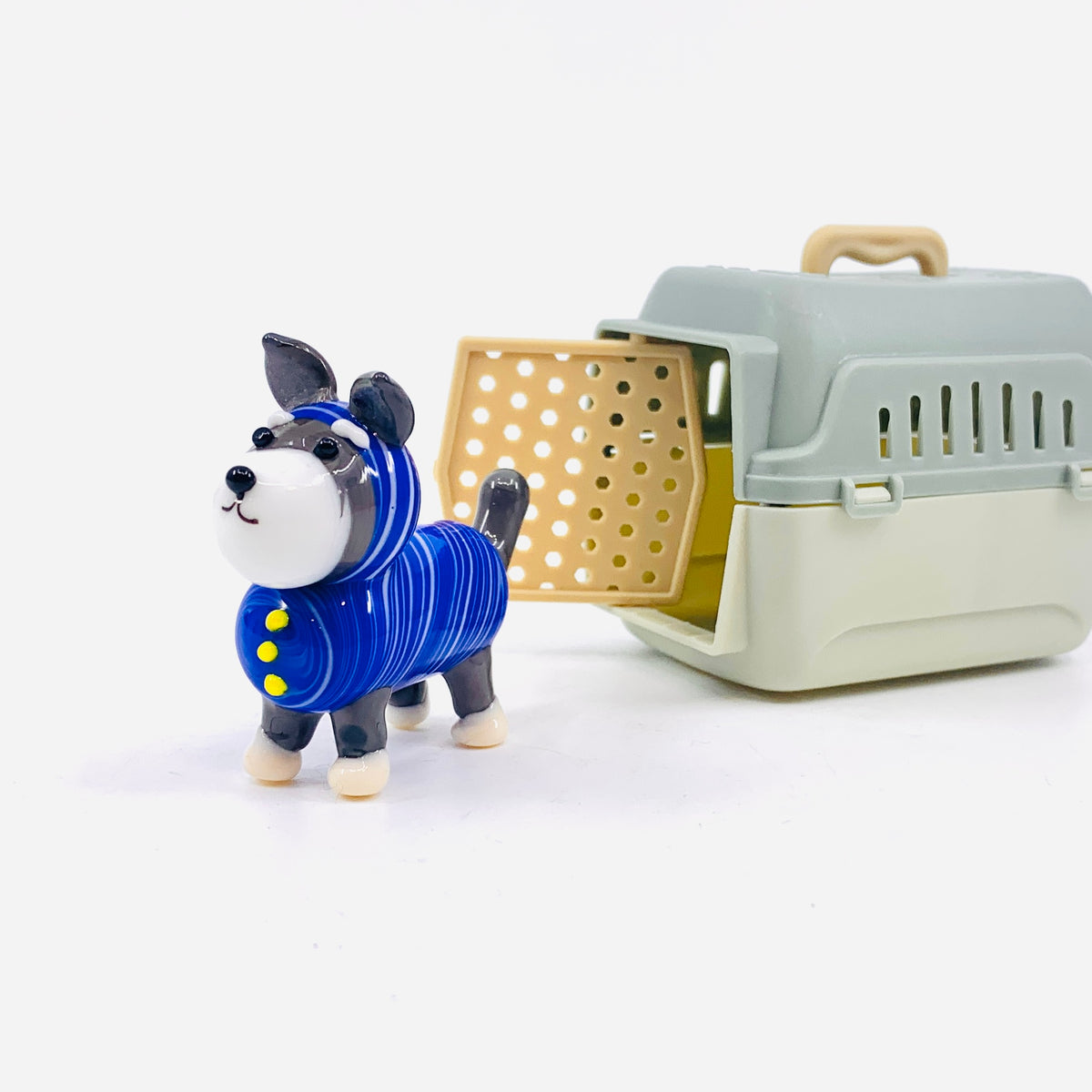 Snuggs, The Tiny Crate Companion