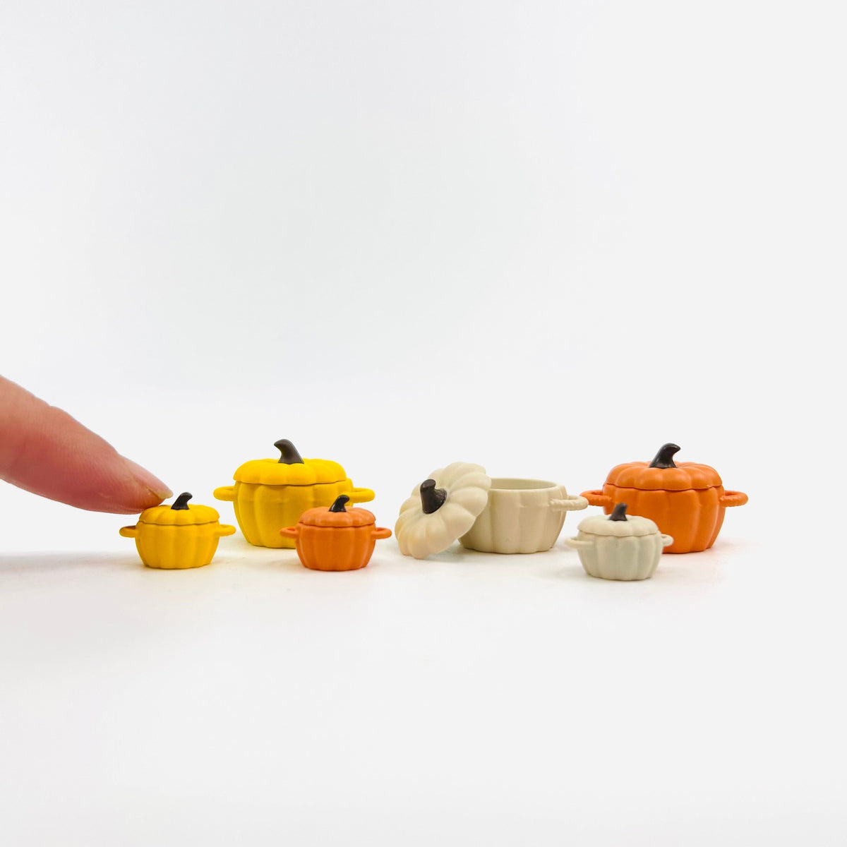 Miniature Pumpkin Soup Pot, Orange Miniature - Teeny tiny 