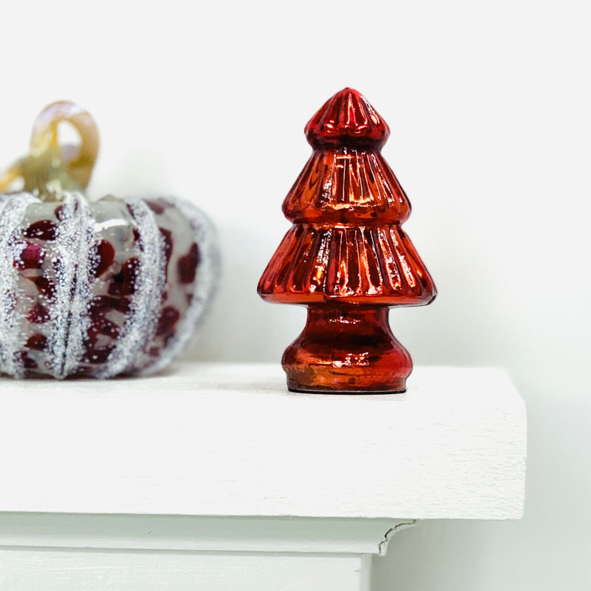 Glass Holiday 4" Tree, Red Diamond Star 