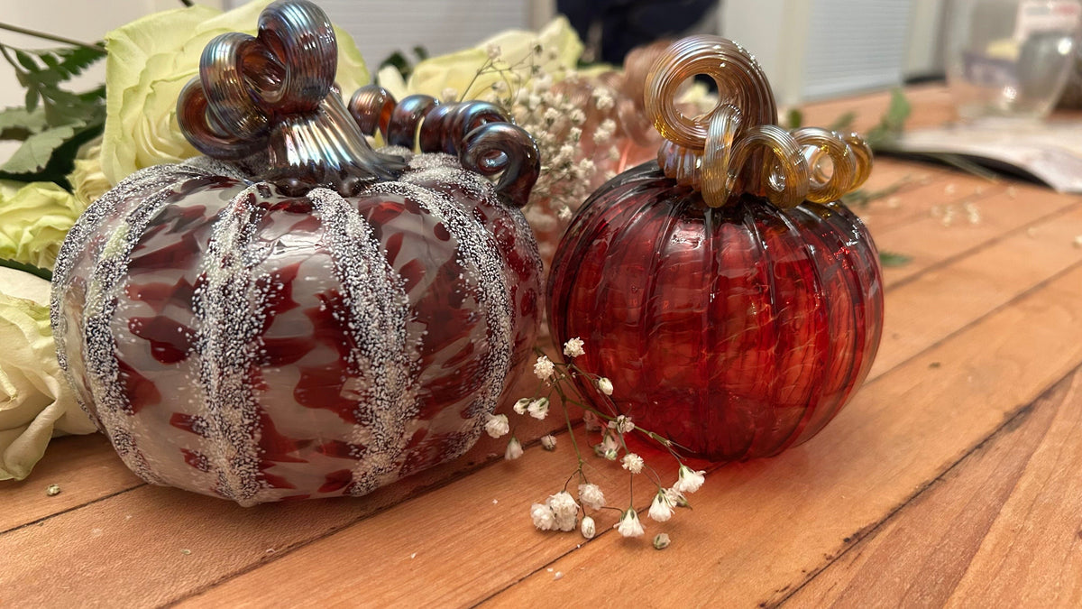 Sugared Snowberry Medium Inspo Luke Adams Glass Blowing Studio 