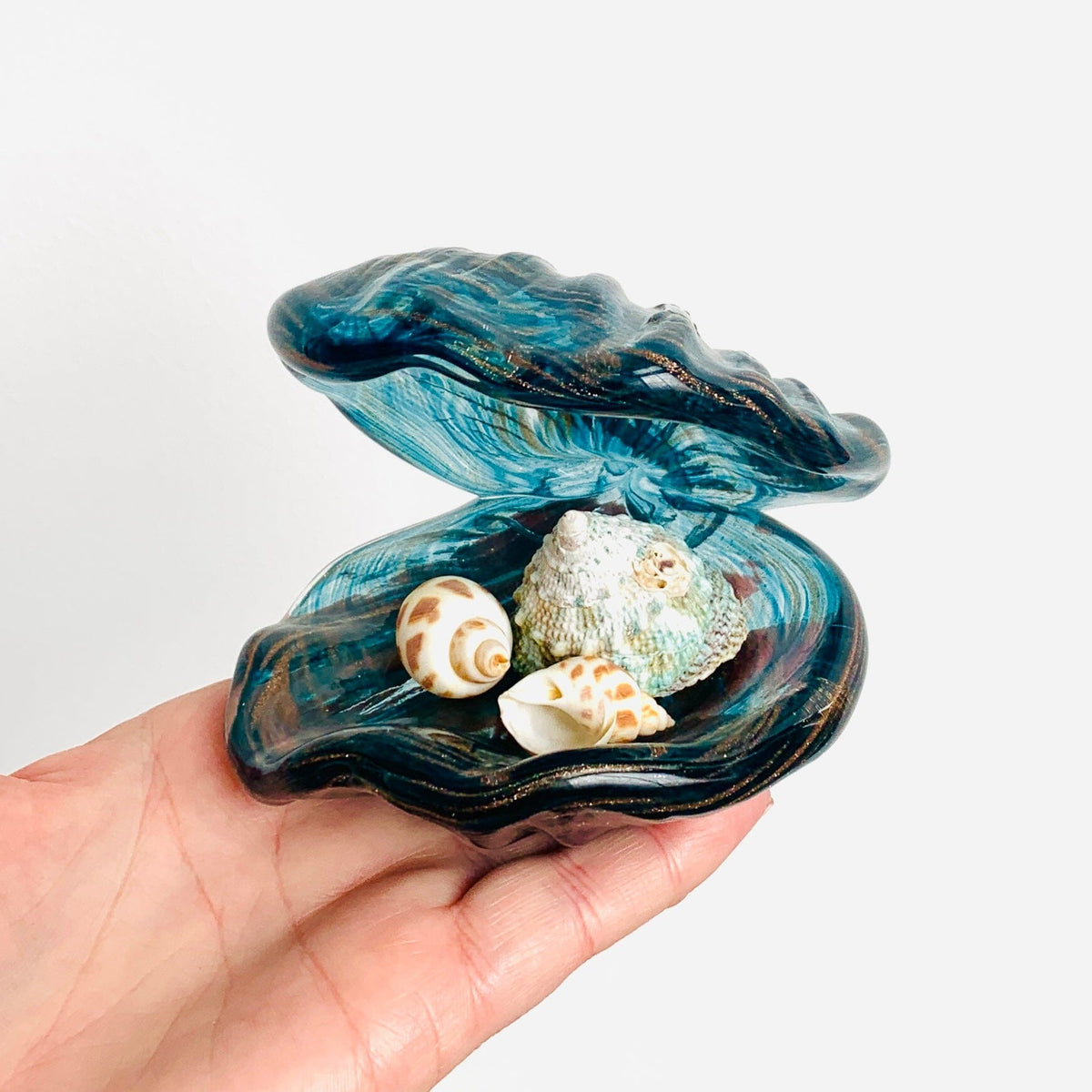 Glass Clam Shell, Swirl Decor Beachcombers 