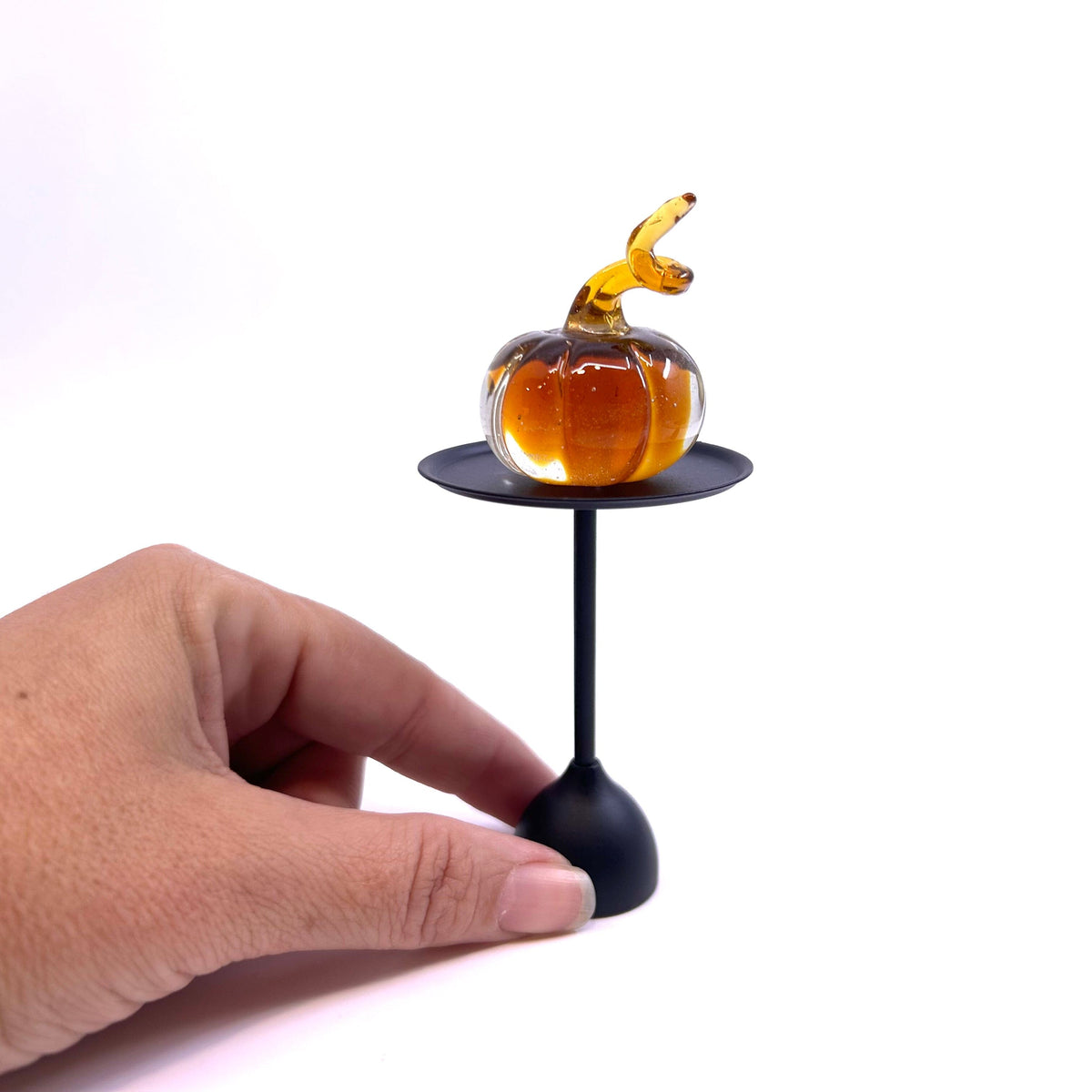 Miniature Modern Fall Pumpkin Table. - 
