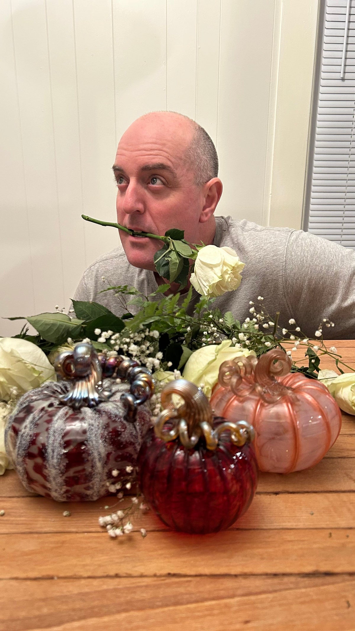 Sugared Snowberry Medium Inspo Luke Adams Glass Blowing Studio 