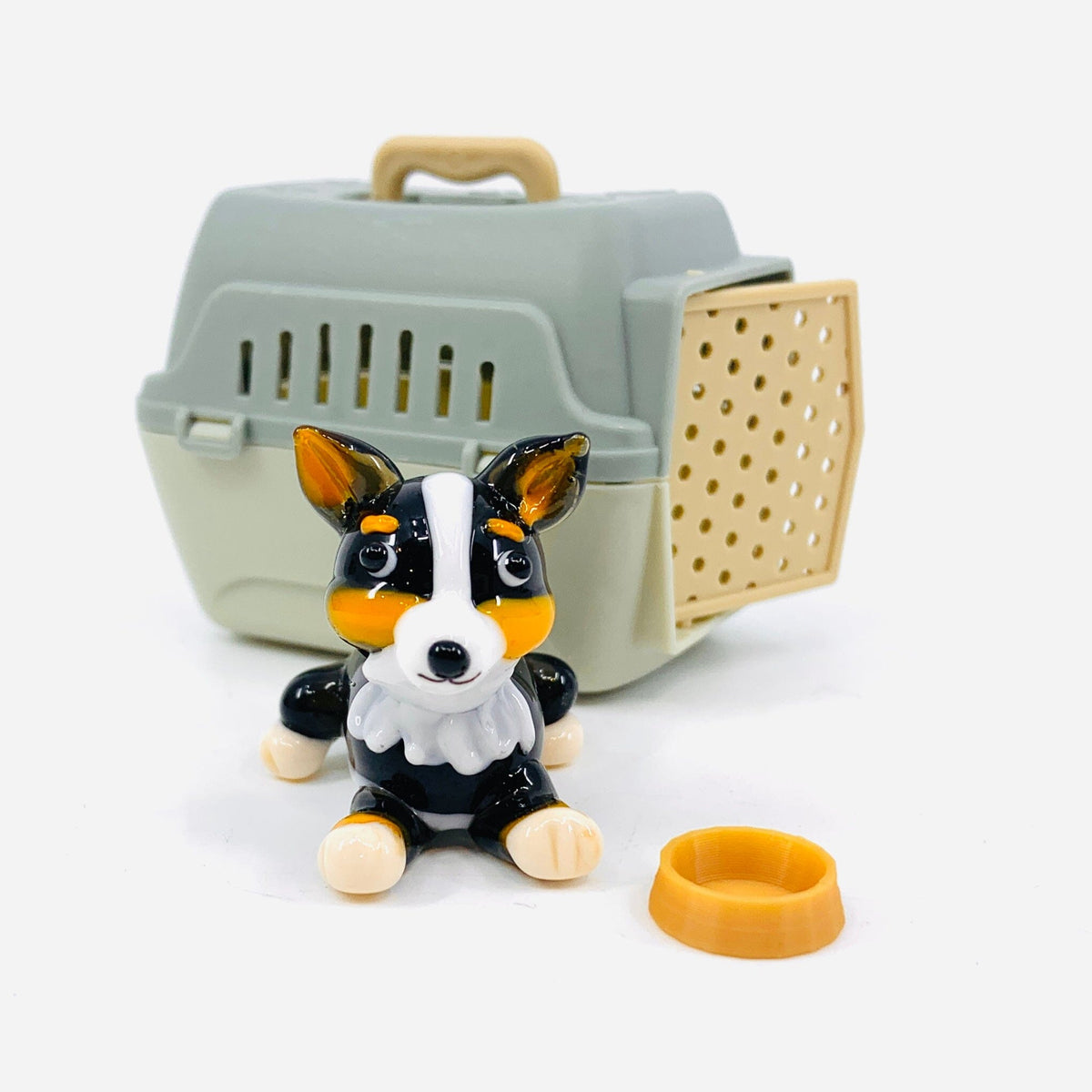 Beans, Puppy and Crate Miniature Alex 