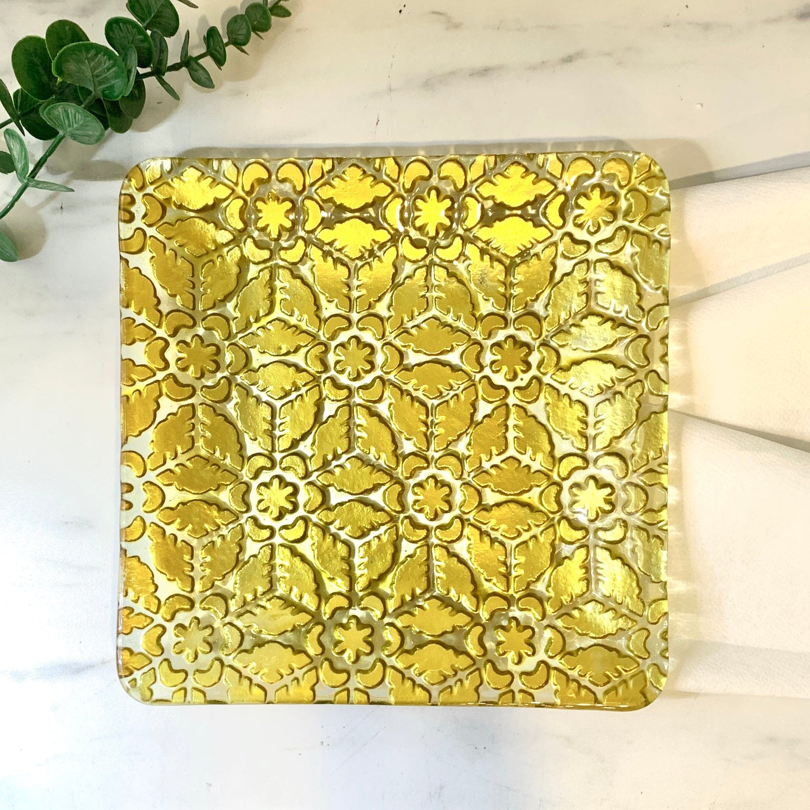 Glass Fusion Plate, Gold Filigree 25 Decor Boston International, INC 