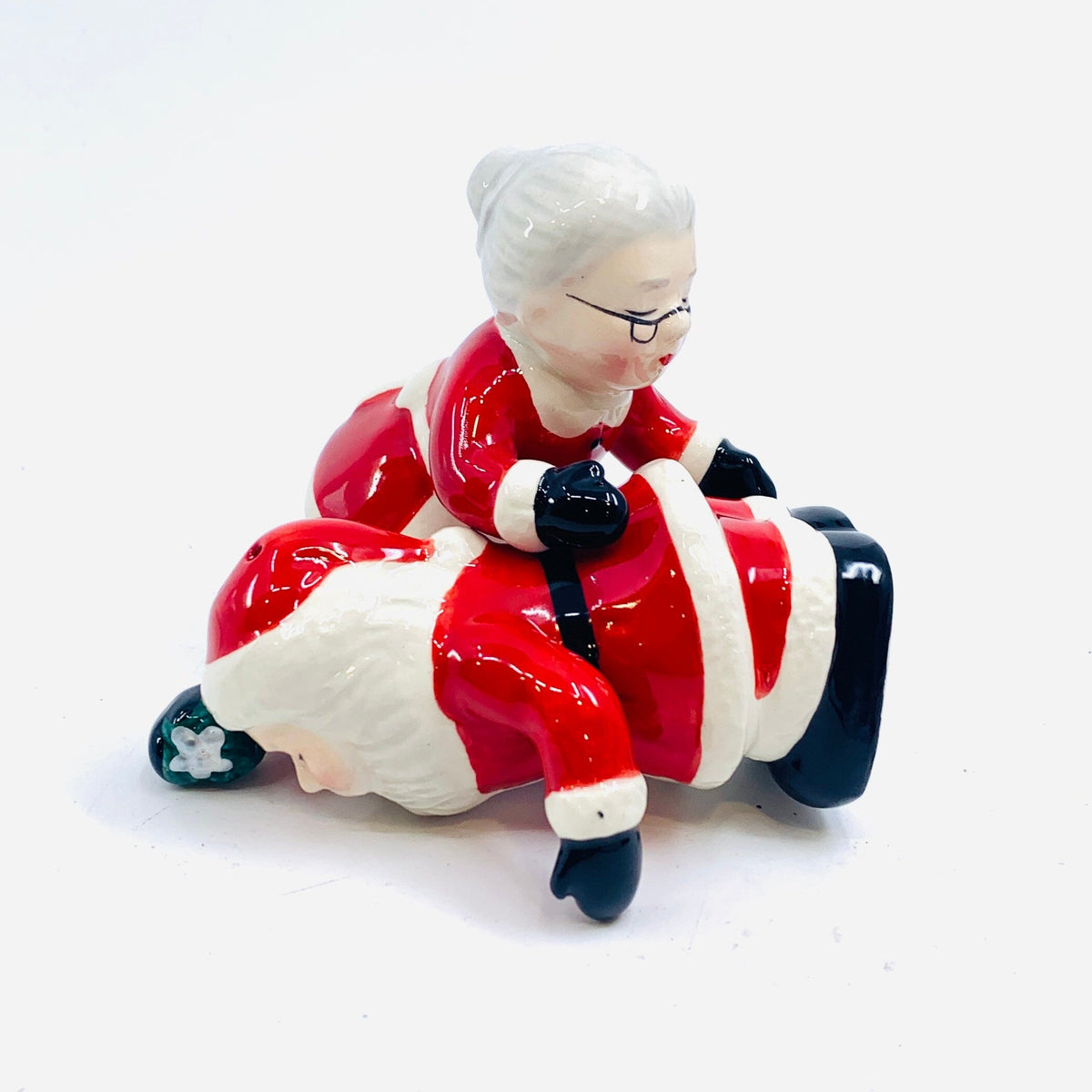 Kissing Santa Couple Salt and Pepper Shakers COSMOS 