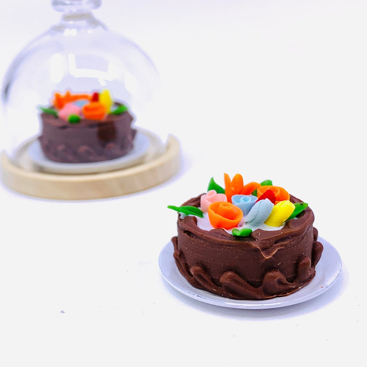 Tiniest Confectioner&#39;s Cake, Chocolate Miniature - 