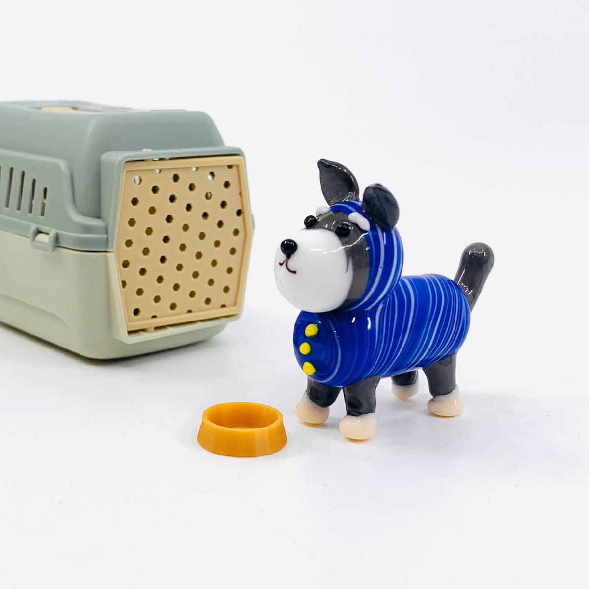 Snuggs, The Tiny Crate Companion