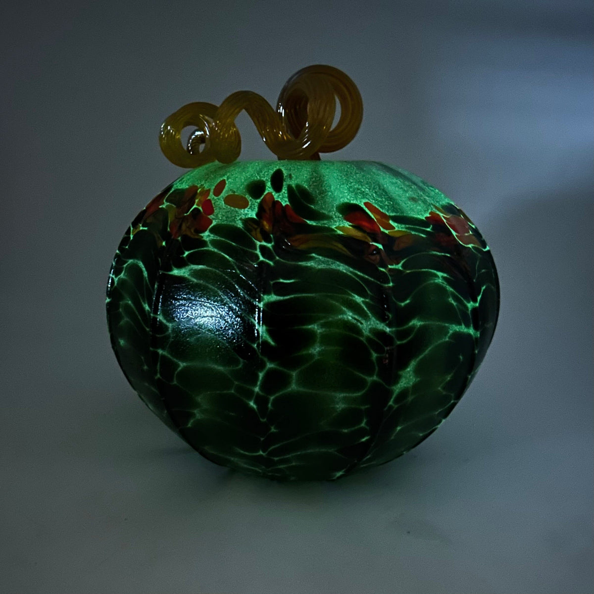 Daily Glow Pumpkin 523 Fall Large Daily Pumpkin Luke Adams Glass Blowing Studio 
