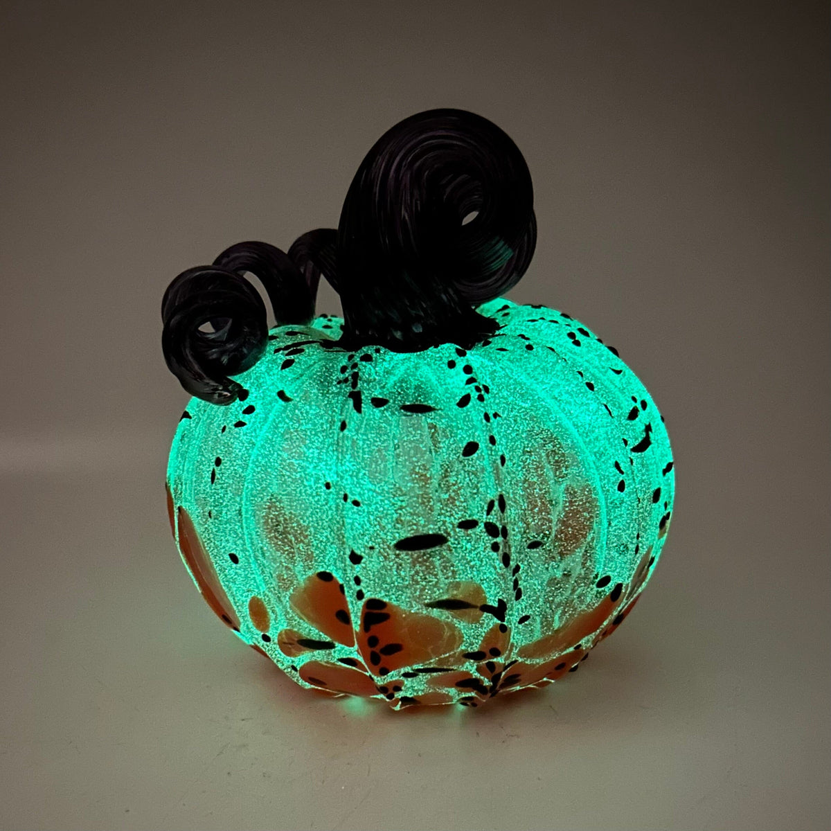 Daily Glow Pumpkin 211 Fall Squat Daily Pumpkin Luke Adams Glass Blowing Studio 