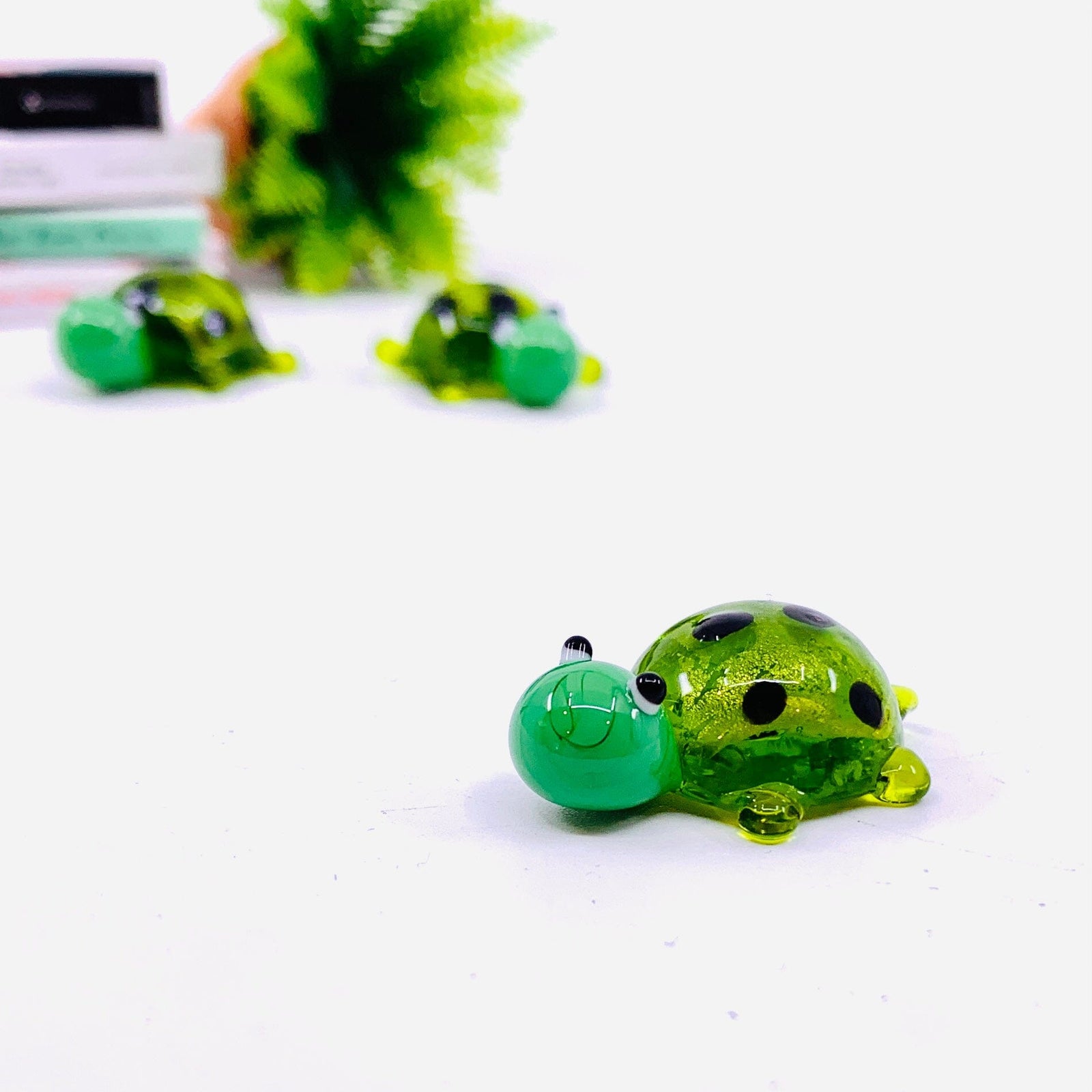 Tiny Glass Turtle 275, Sweet Pea - 