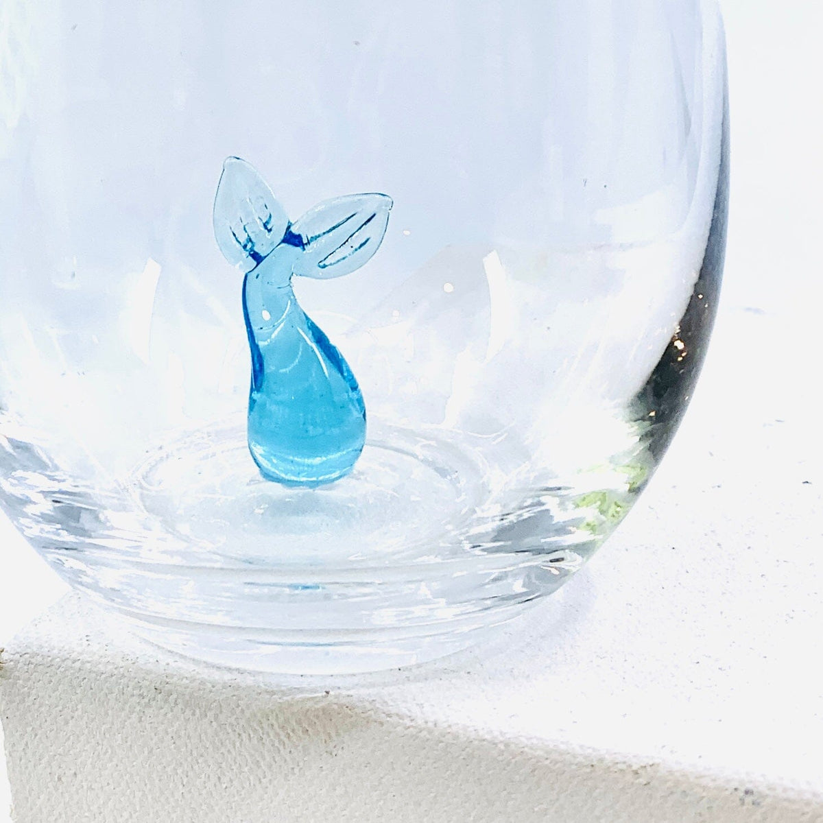 16 oz Large Pour Wine Glass, Whale Tail Decor Chesapeake Bay 