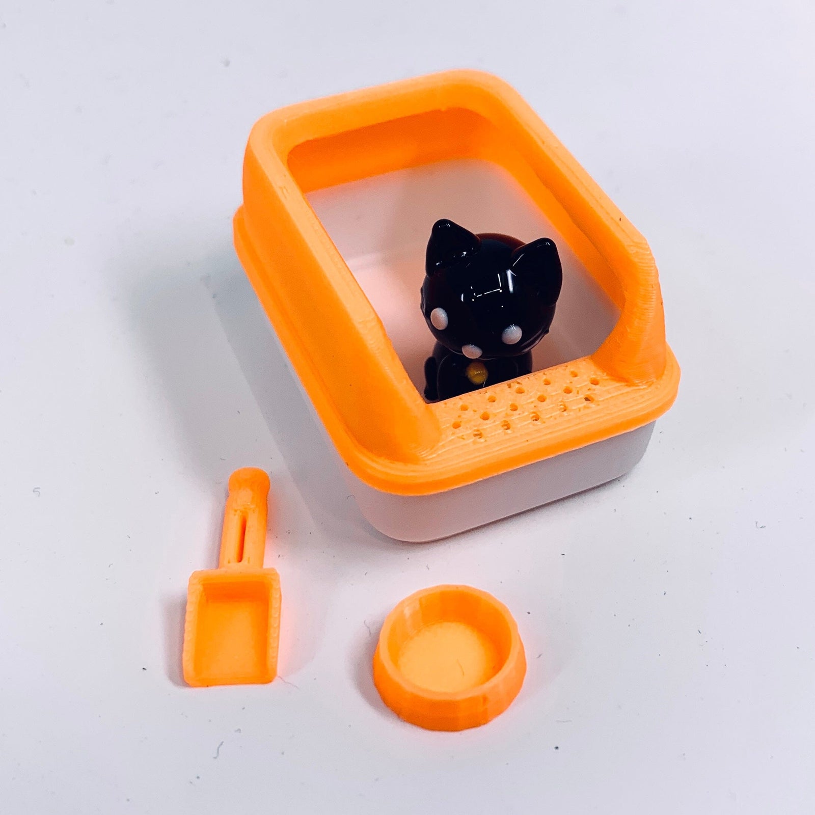 Miniature Cat Litter Box, Orange Miniature Alex 