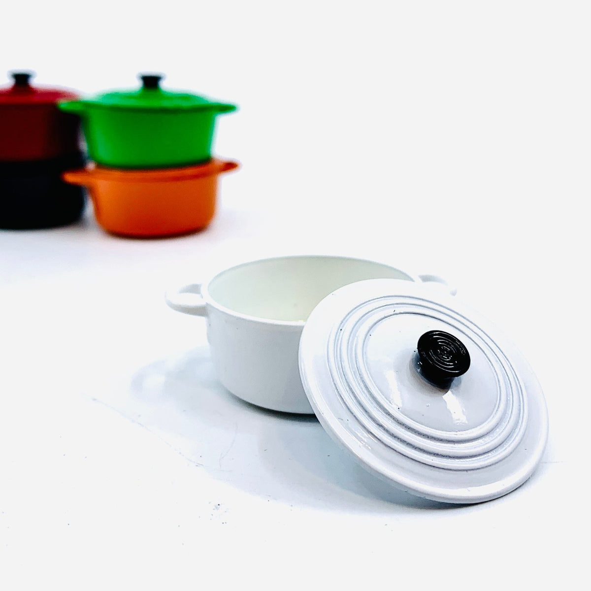 Miniature Le Cruset, White Miniature Alex 