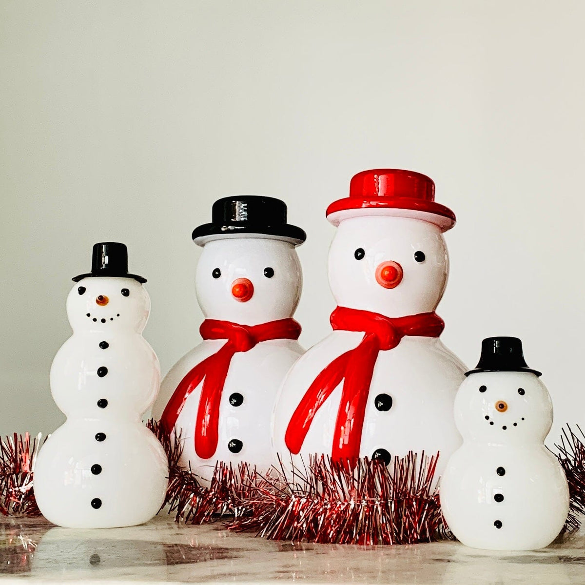 Carrot Nose Snowman - Red Hat Diamond Star 