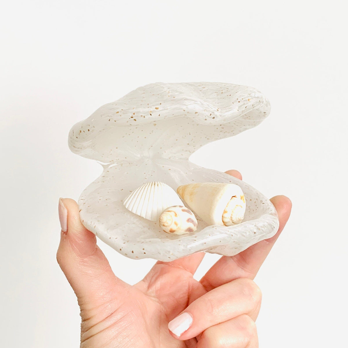 Glass Clam Shell, White with Gold Flecks Decor Beachcombers 