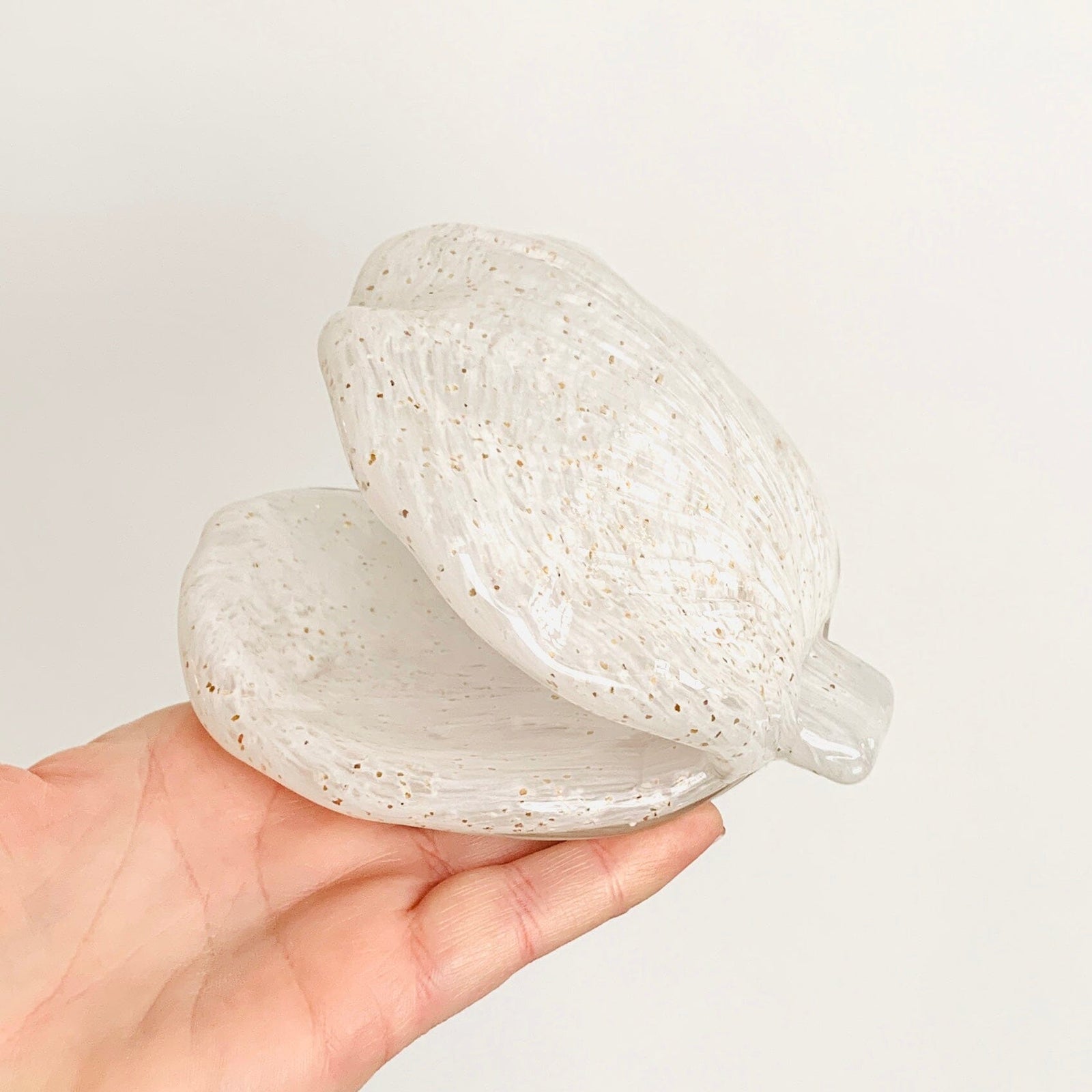 Glass Clam Shell, White with Gold Flecks Decor Beachcombers 