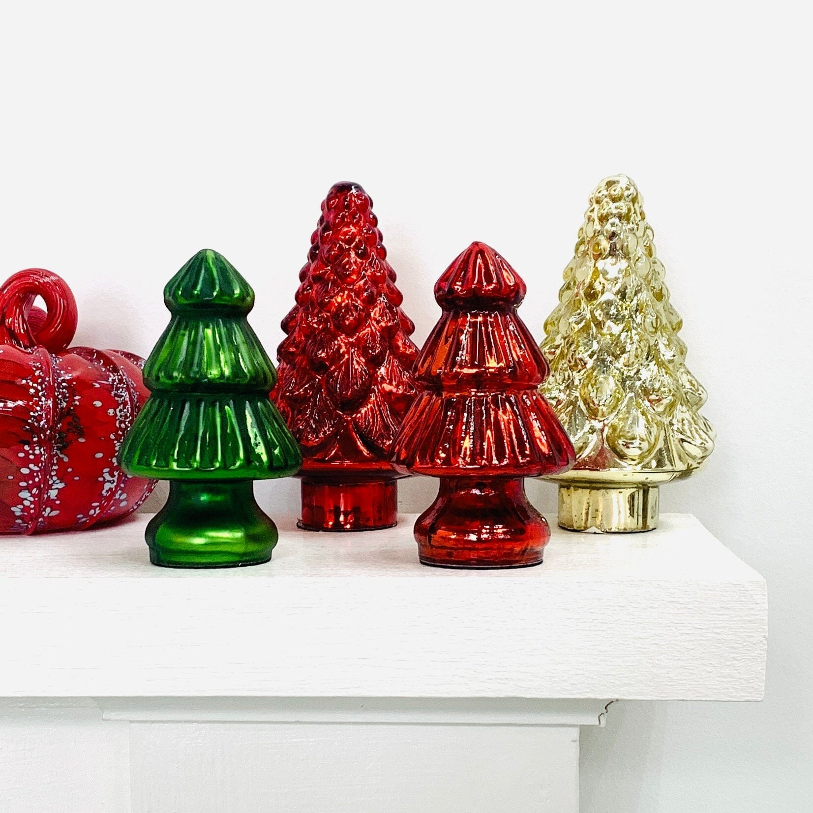 Glass Holiday 4" Tree, Red Diamond Star 