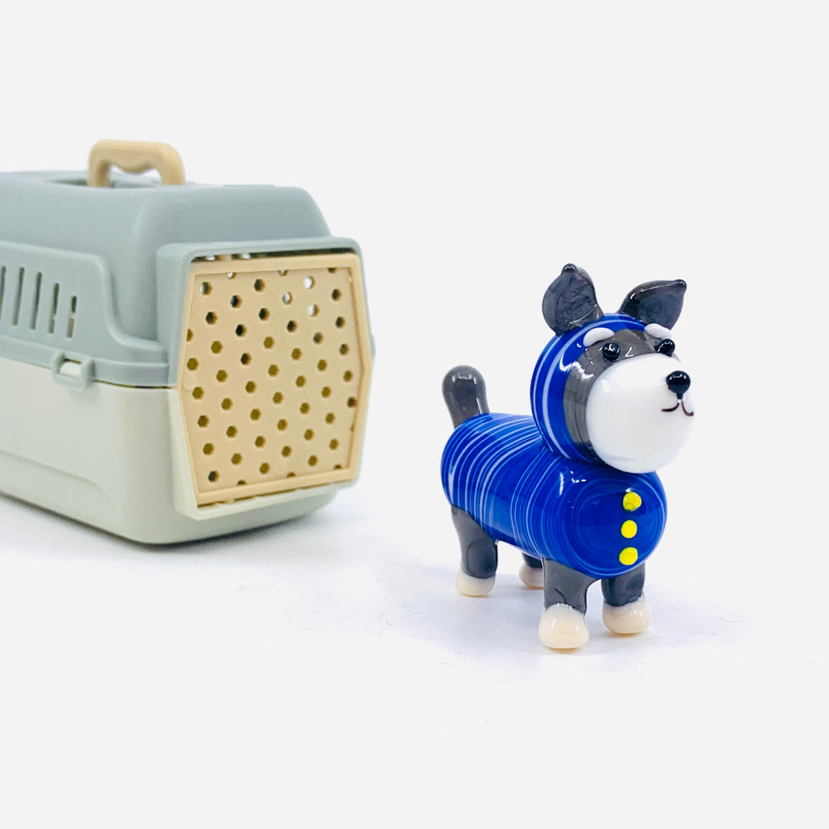 Snuggs, The Tiny Crate Companion