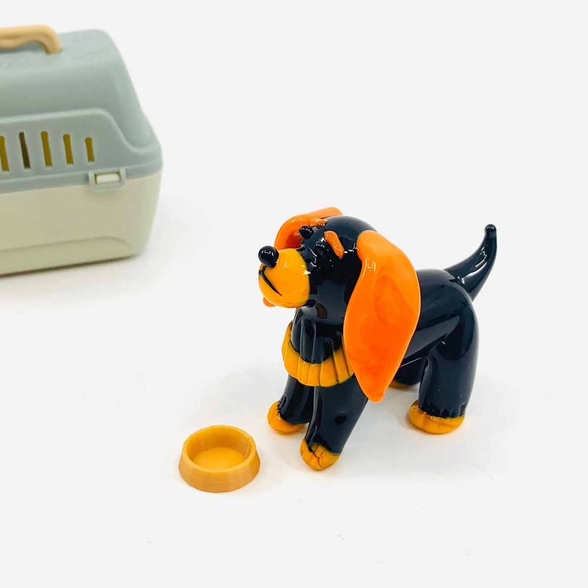 Ziggy, Puppy and Crate Miniature Alex 