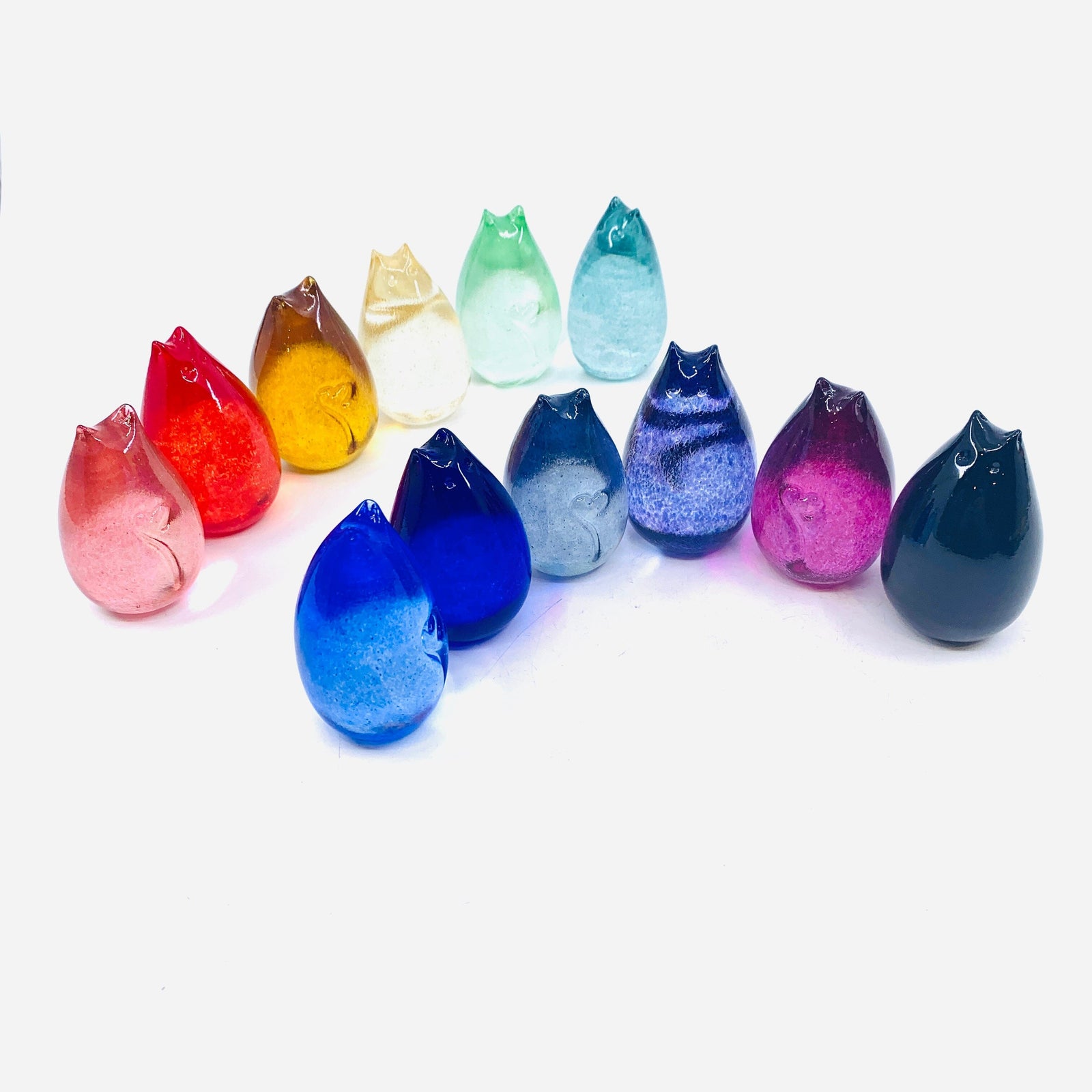 Little Glass Love Cat, Peach Melba Miniature Henrietta Glass 