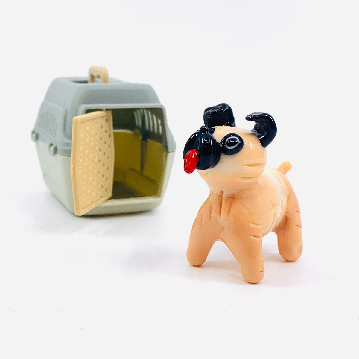 Noodle, Puppy and Crate Miniature Alex 