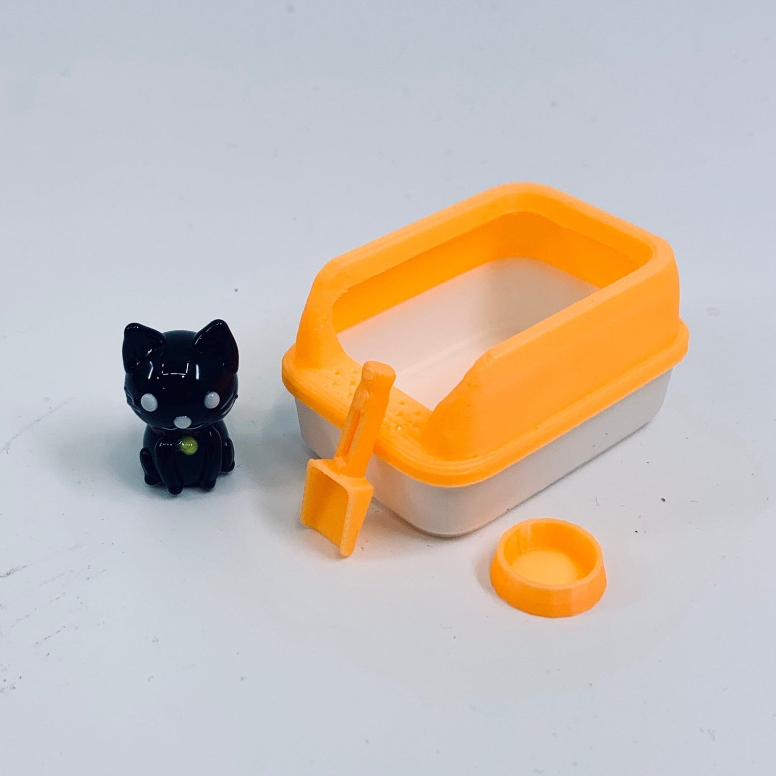 Miniature Cat Litter Box, Orange Miniature Alex 