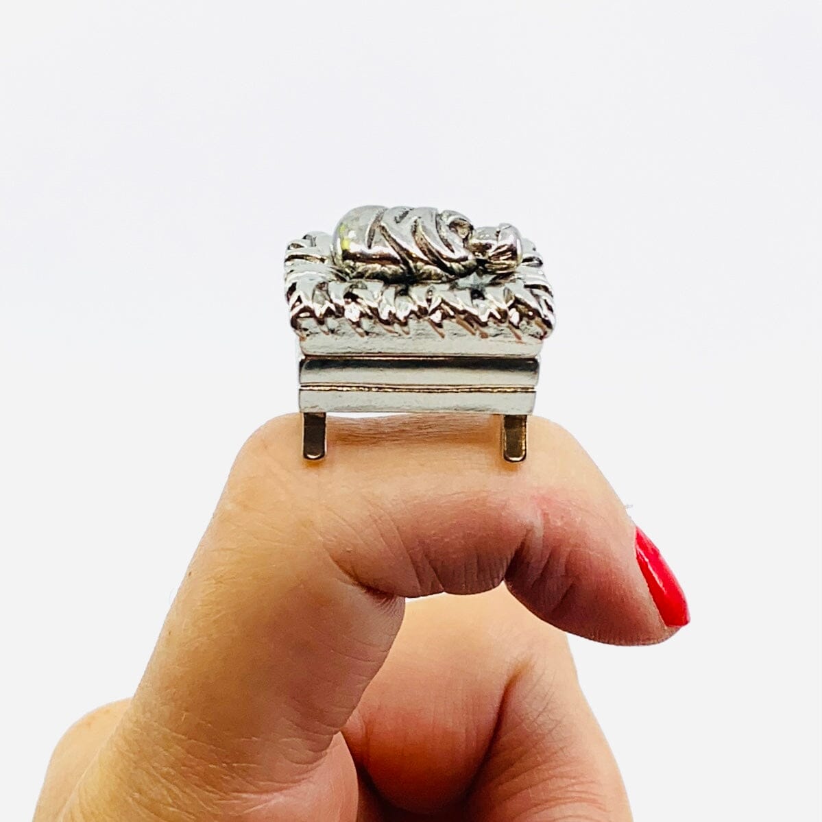 Away in a Manger Charm - PT 119 GANZ 