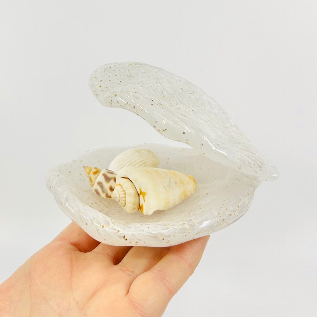 Glass Clam Shell, White with Gold Flecks Decor Beachcombers 