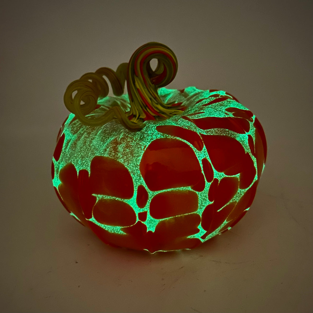Daily Glow Pumpkin 884 Squat