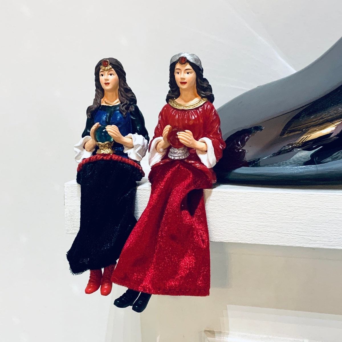 Crystal Ball Fortune Teller Shelf Sitters, Red GANZ 