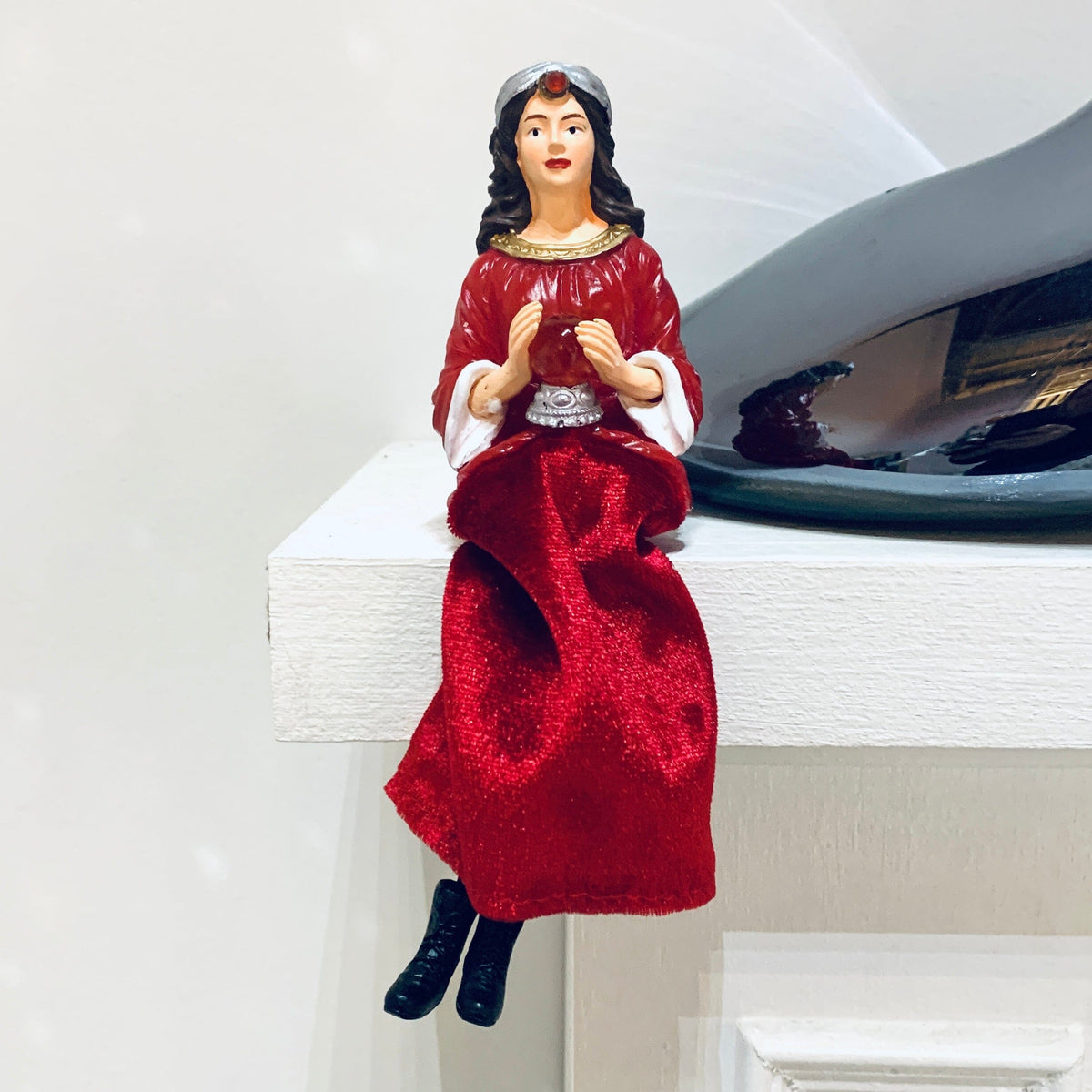 Crystal Ball Fortune Teller Shelf Sitters, Red GANZ 