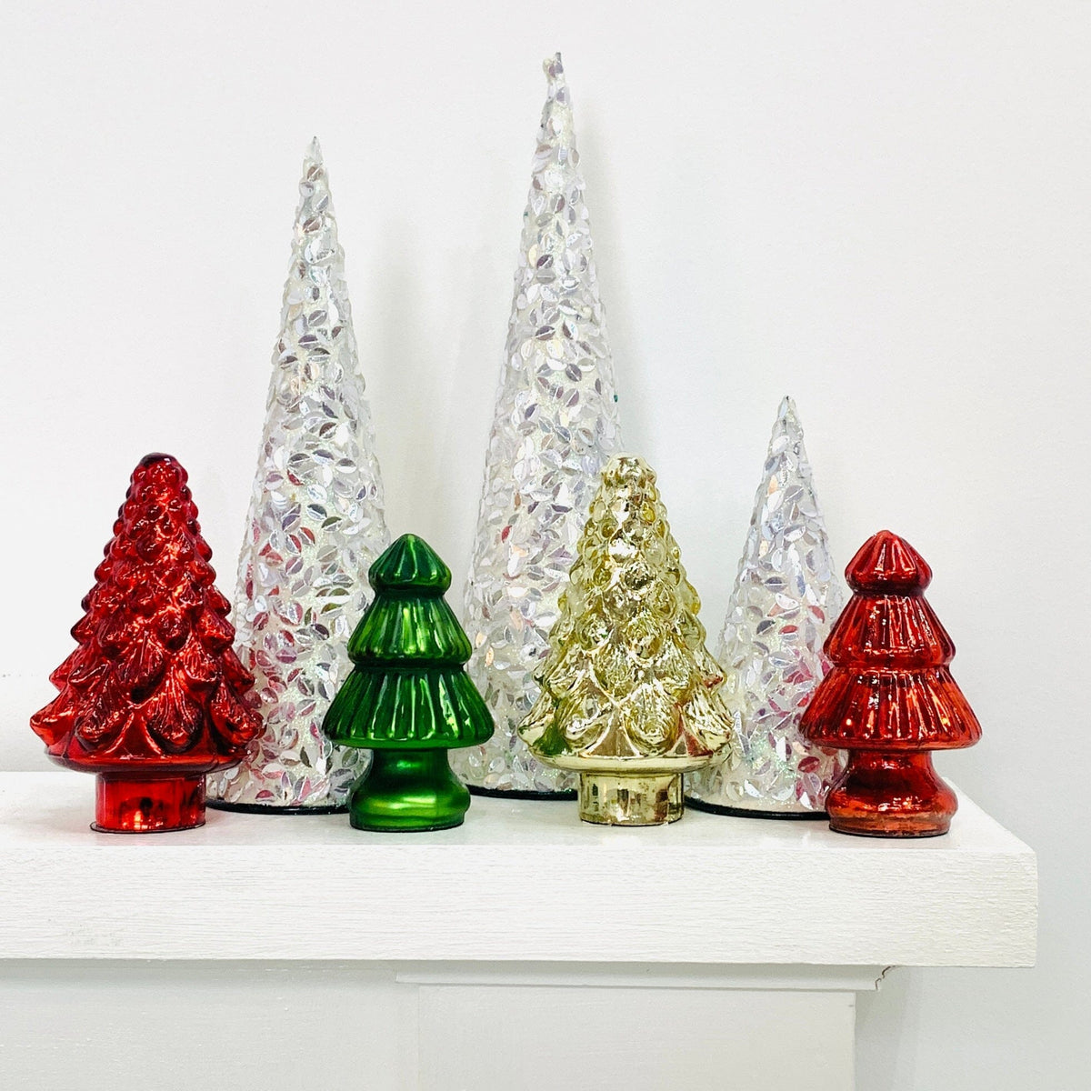 Glass Holiday 4" Tree, Red Diamond Star 