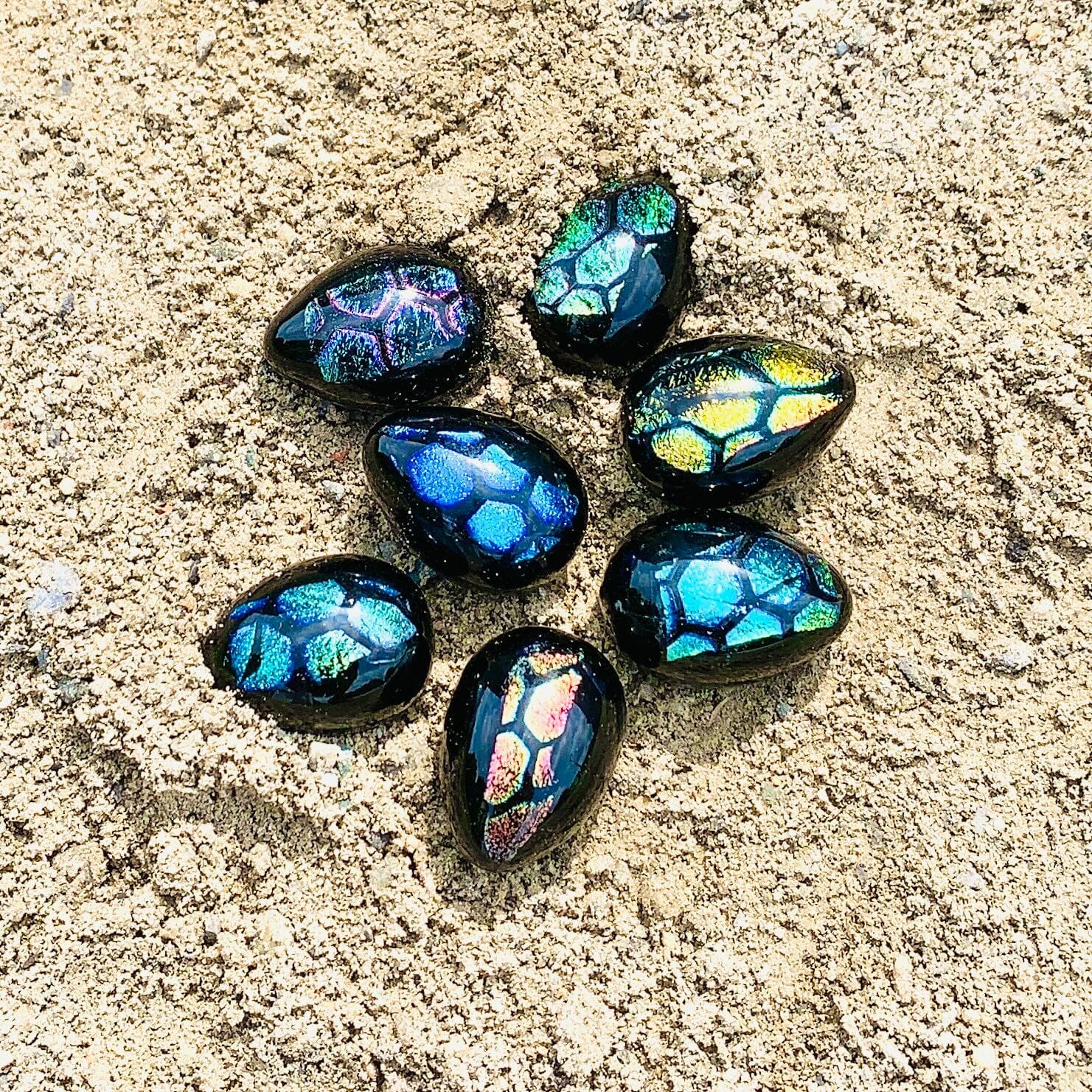 Tiny Dichro Glass Dragon Egg, 225 Miniature Alex 