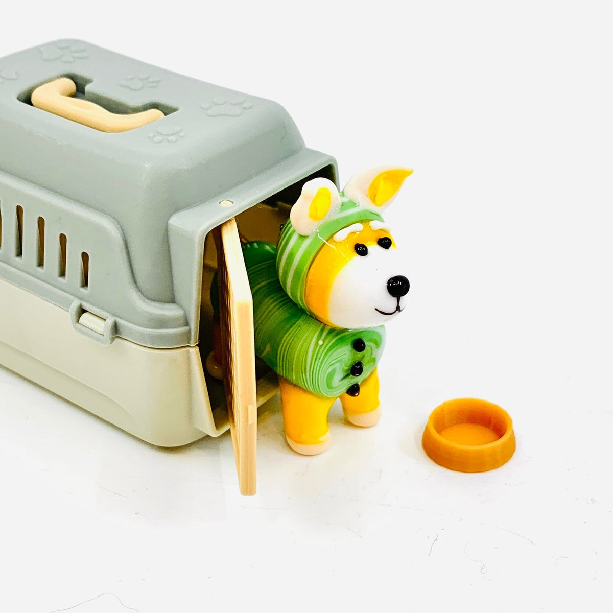 Pickle, Puppy and Crate Miniature Alex 