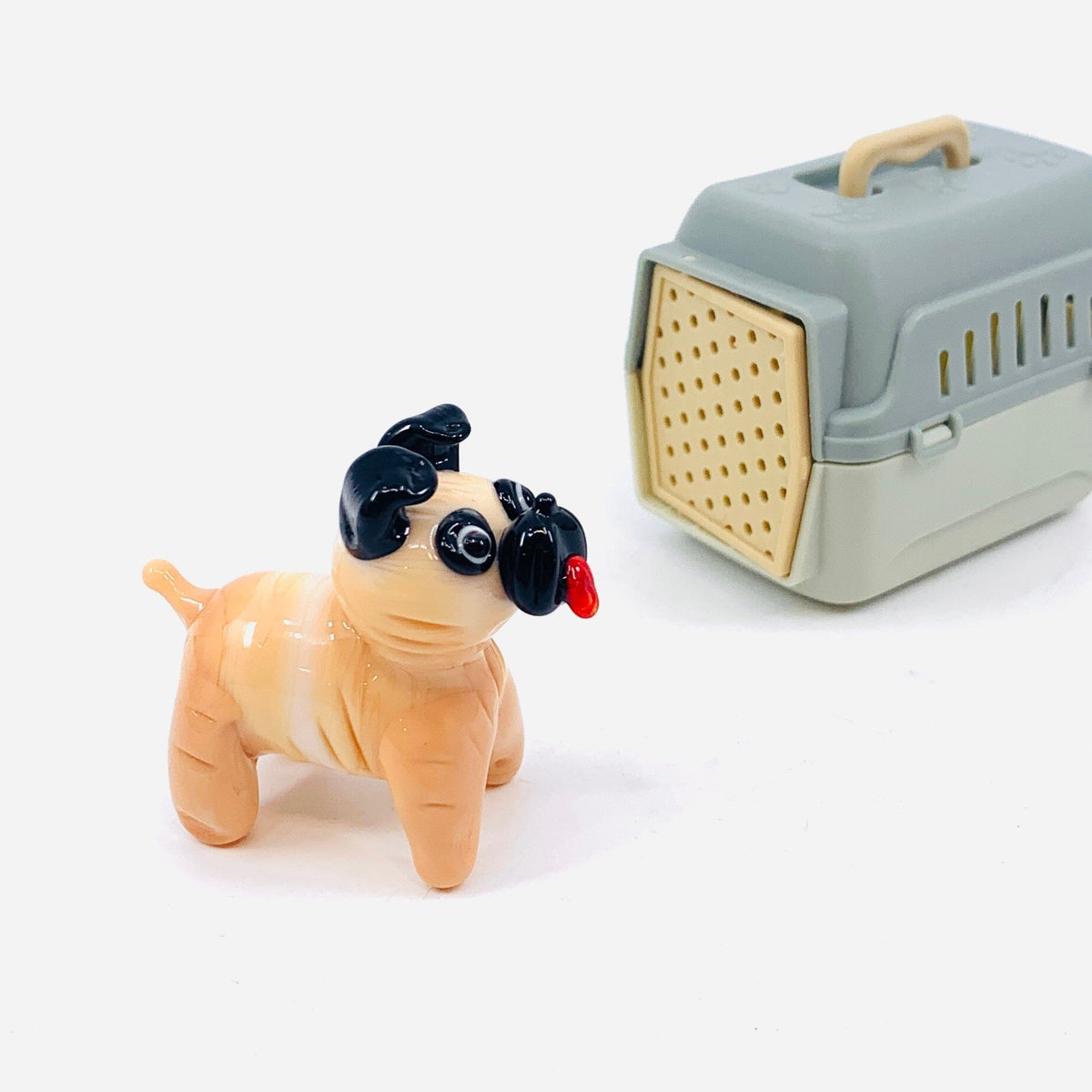 Noodle, Puppy and Crate Miniature Alex 
