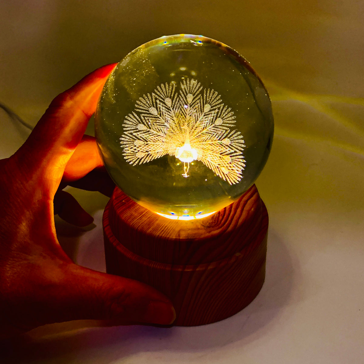 Peacock Rotating Crystal Ball Lamp